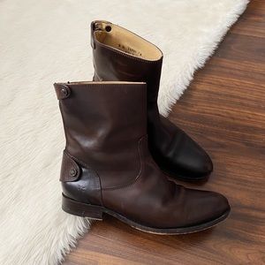 Frye Melissa Short Boot in Smoke Brown